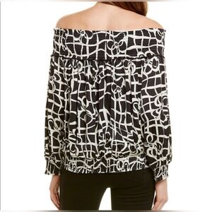 NWT Gracia off the shoulder blouse
